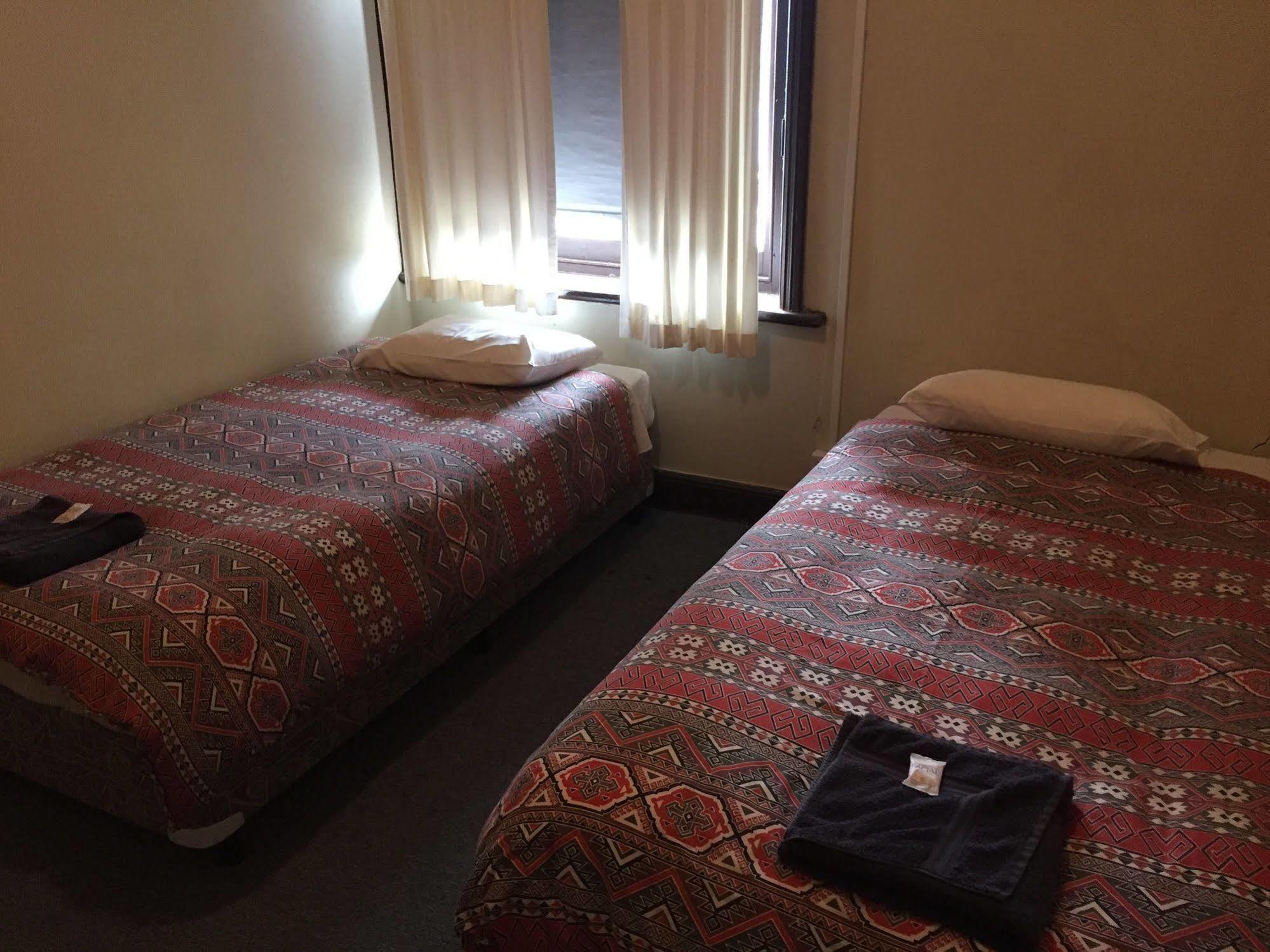 Crown Inn Hotel Kingston Se Eksteriør bilde